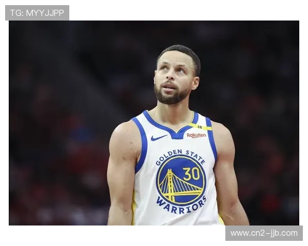 库里三分里程碑达成，勇士主场氛围热烈